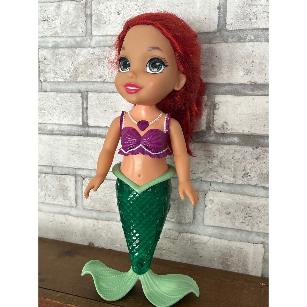 Speaks Spanish #10056 Jakks Pacific Disney Princess Colors of the Sea Ariel Doll